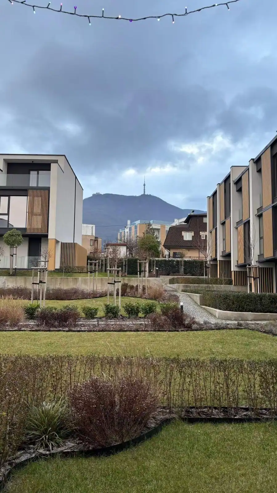 项目周边现代化住宅区